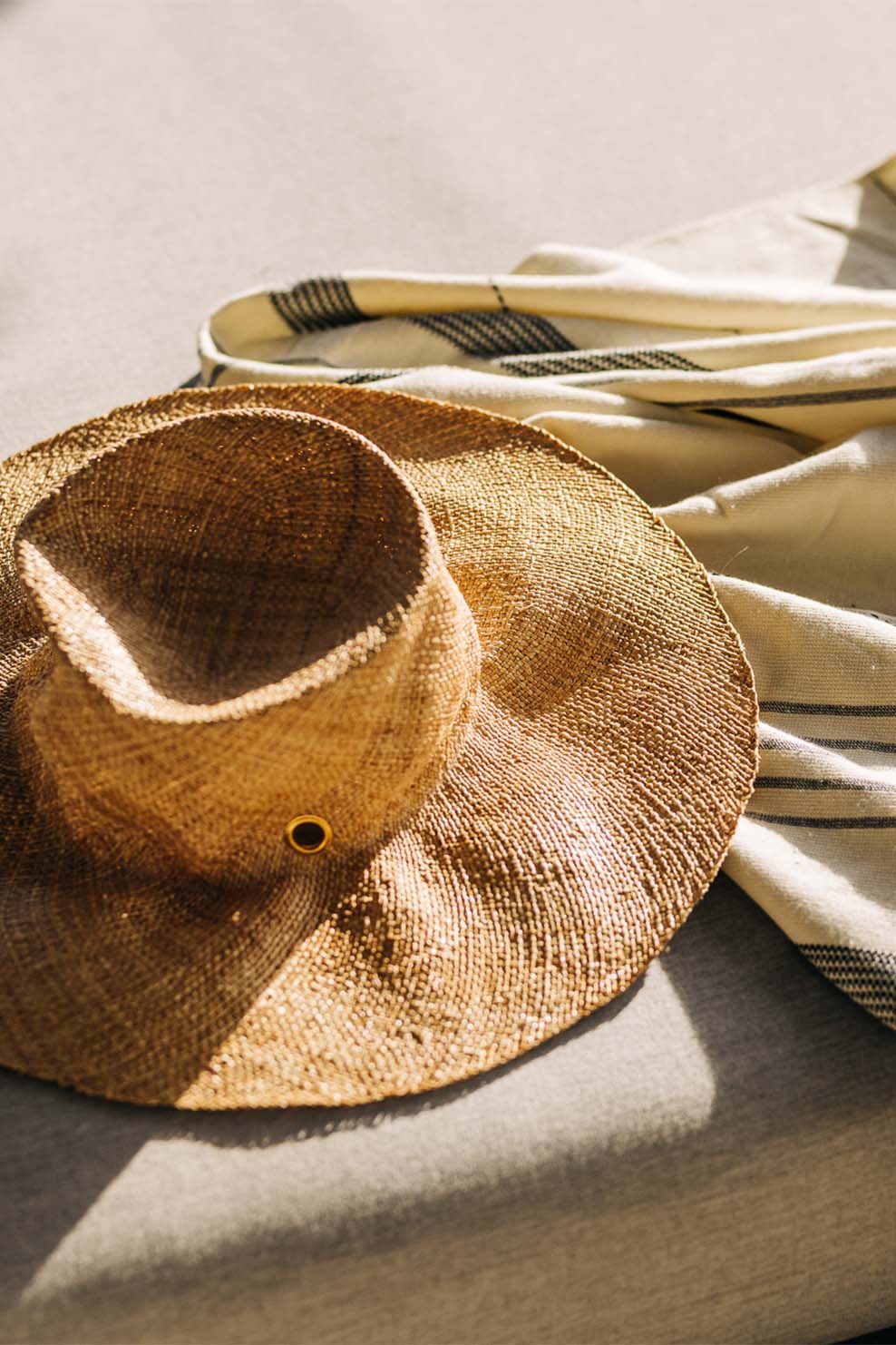ANI Anguilla - Resort - Sun lounger Hat and throw