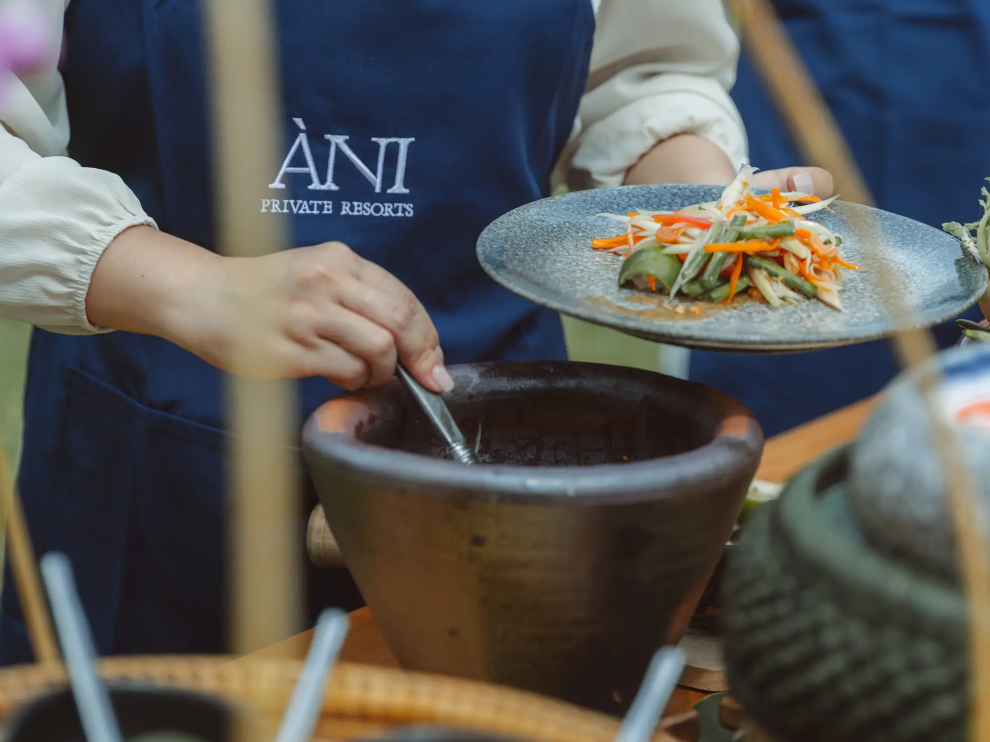 ANI Private Resorts - Pet Inclusions - Paddleboarding And Family Activities With Pets