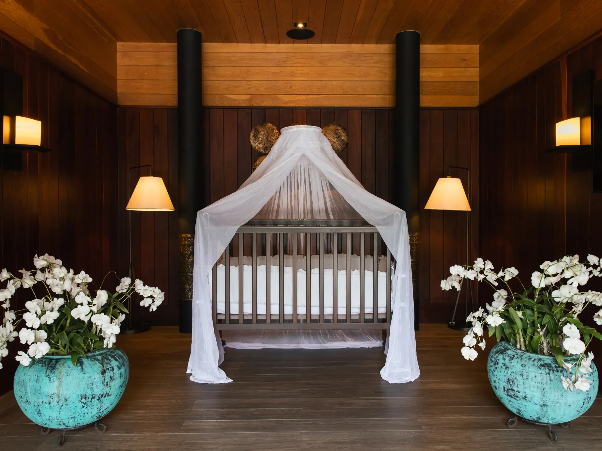 ANI Private Resorts - Pet Inclusions - Paddleboarding And Family Activities With Pets