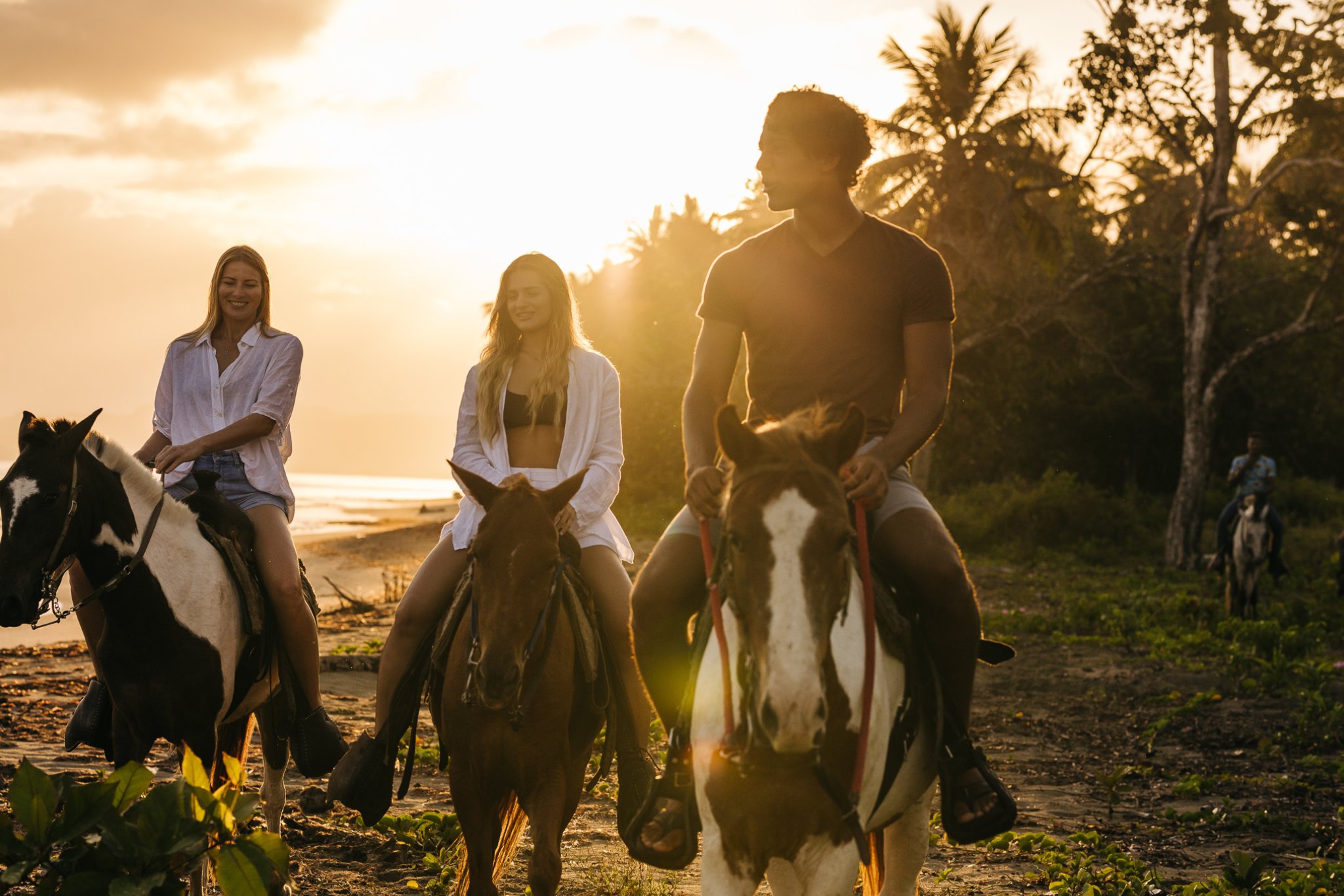 Private Excursions and Activities - ÀNI Additional Experiences - Horse Riding