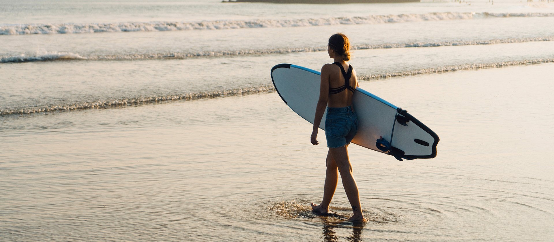 ANI Sri Lanka - Surfing