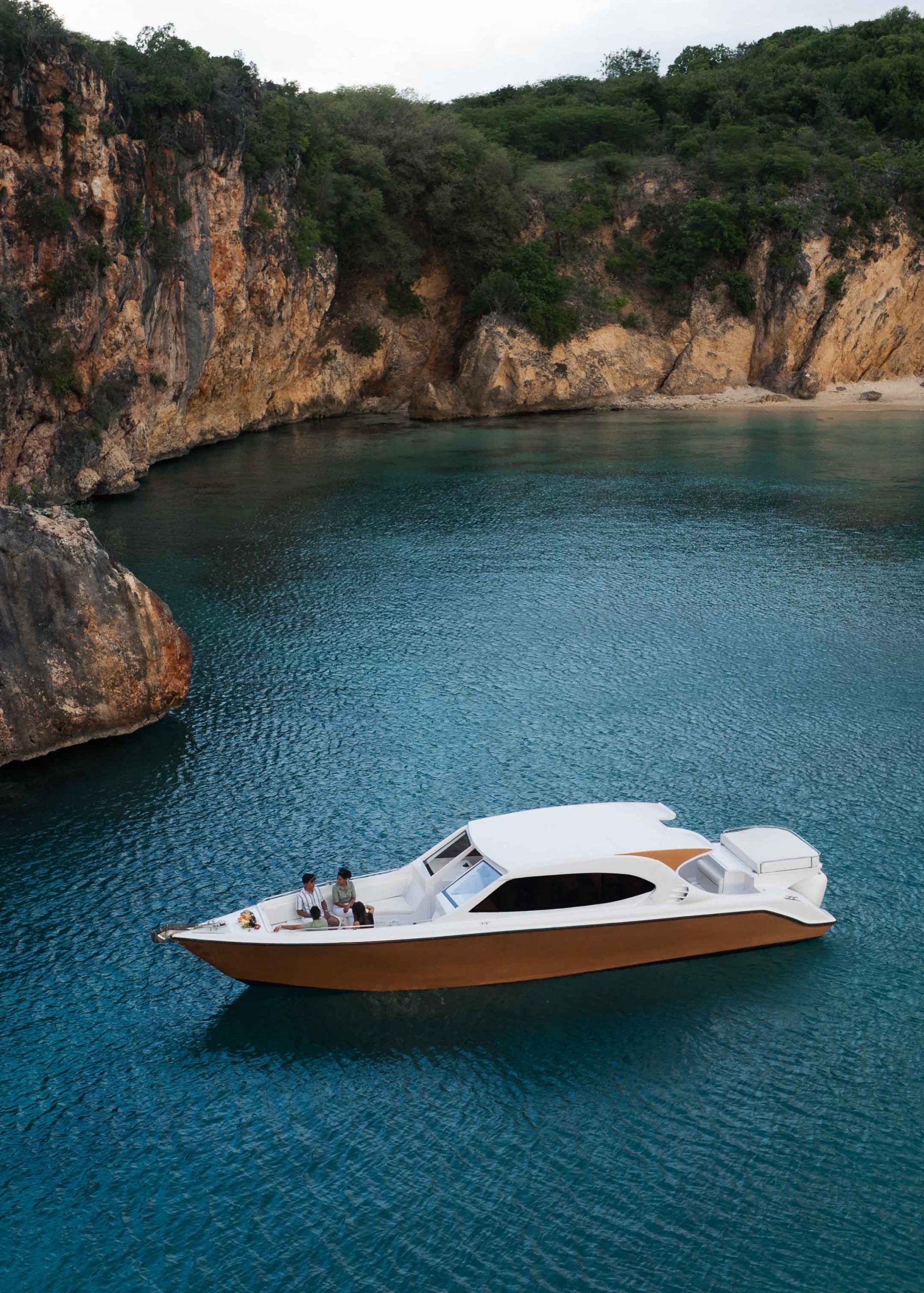 ÀNI Private Resort Speed Boat