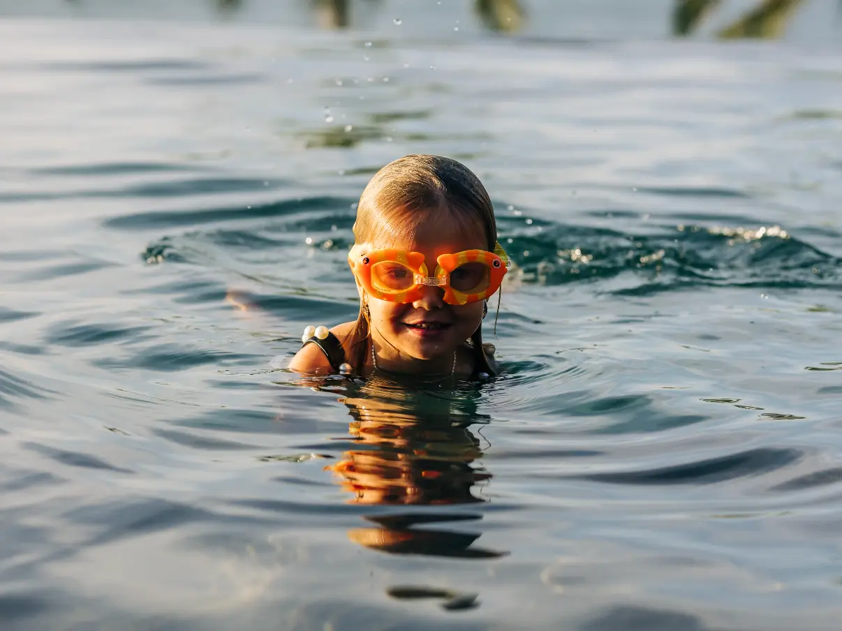 ANI Private Resorts - Pet Inclusions - Paddleboarding And Family Activities With Pets