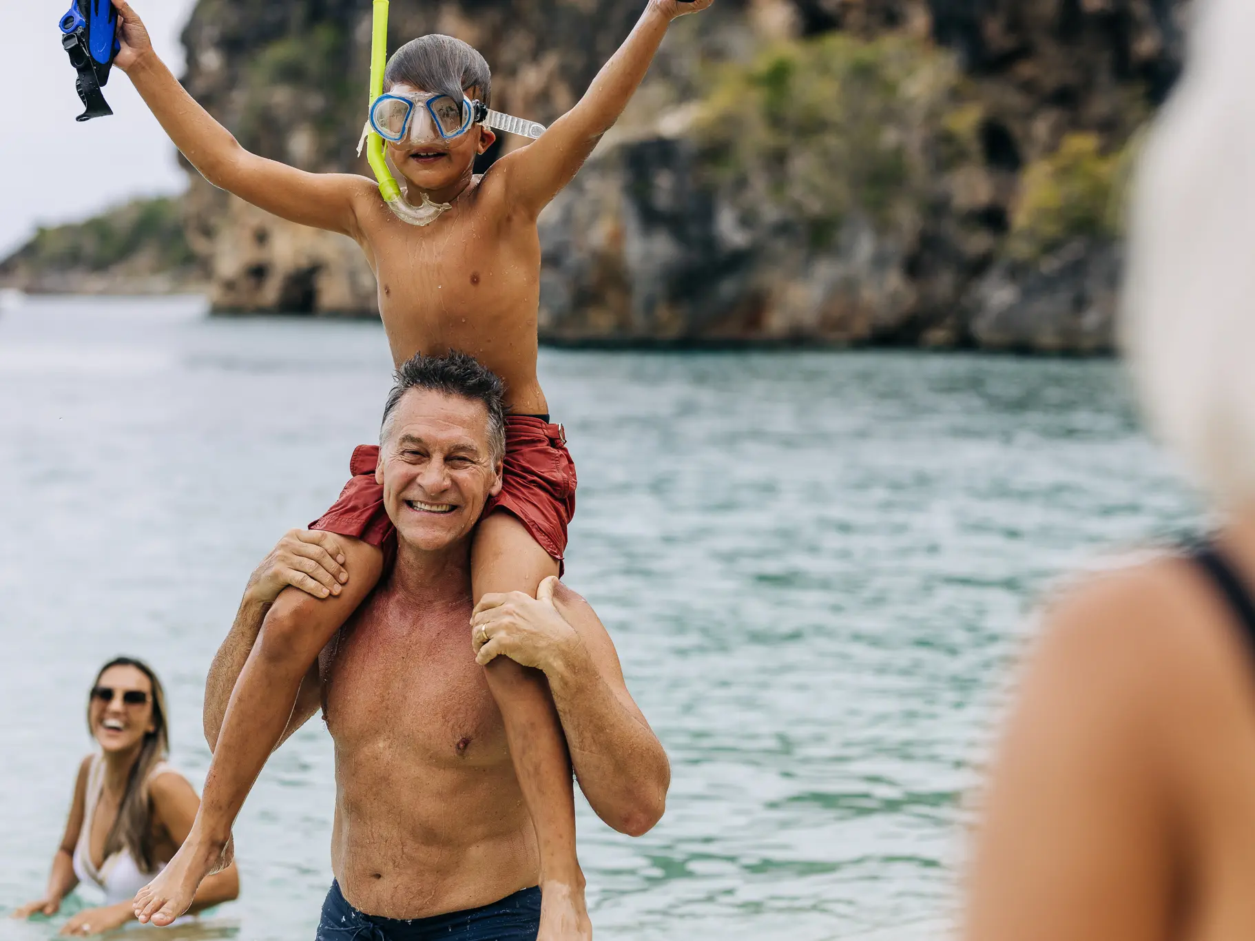 ANI Private Resorts - Pet Inclusions - Paddleboarding And Family Activities With Pets