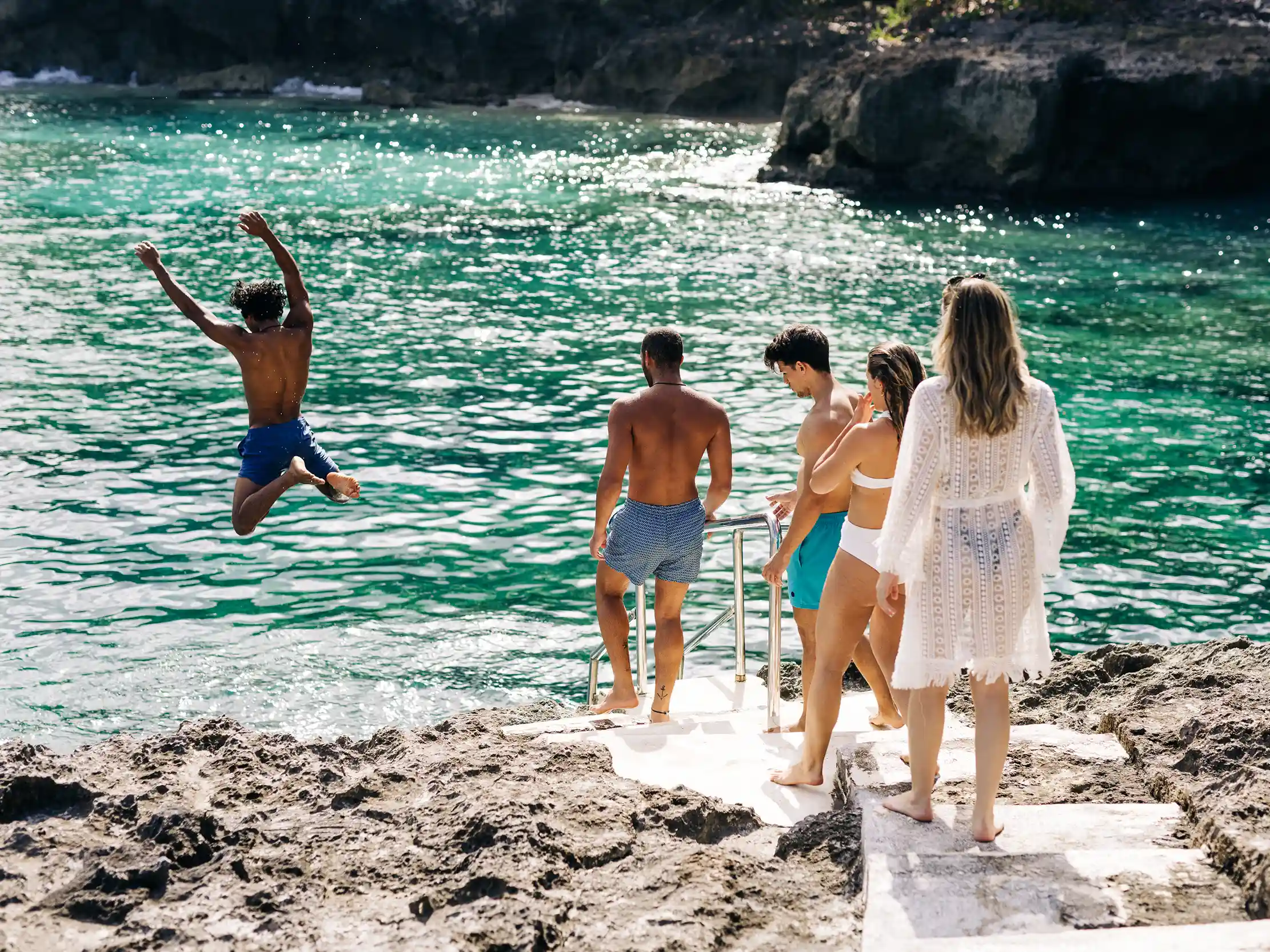 ANI Private Resorts - Pet Inclusions - Paddleboarding And Family Activities With Pets